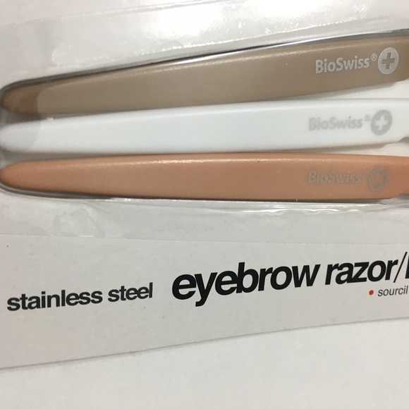 Two (2) Packs BioSwiss Eyebrow/Bikini Razors - Picture 7 of 8
